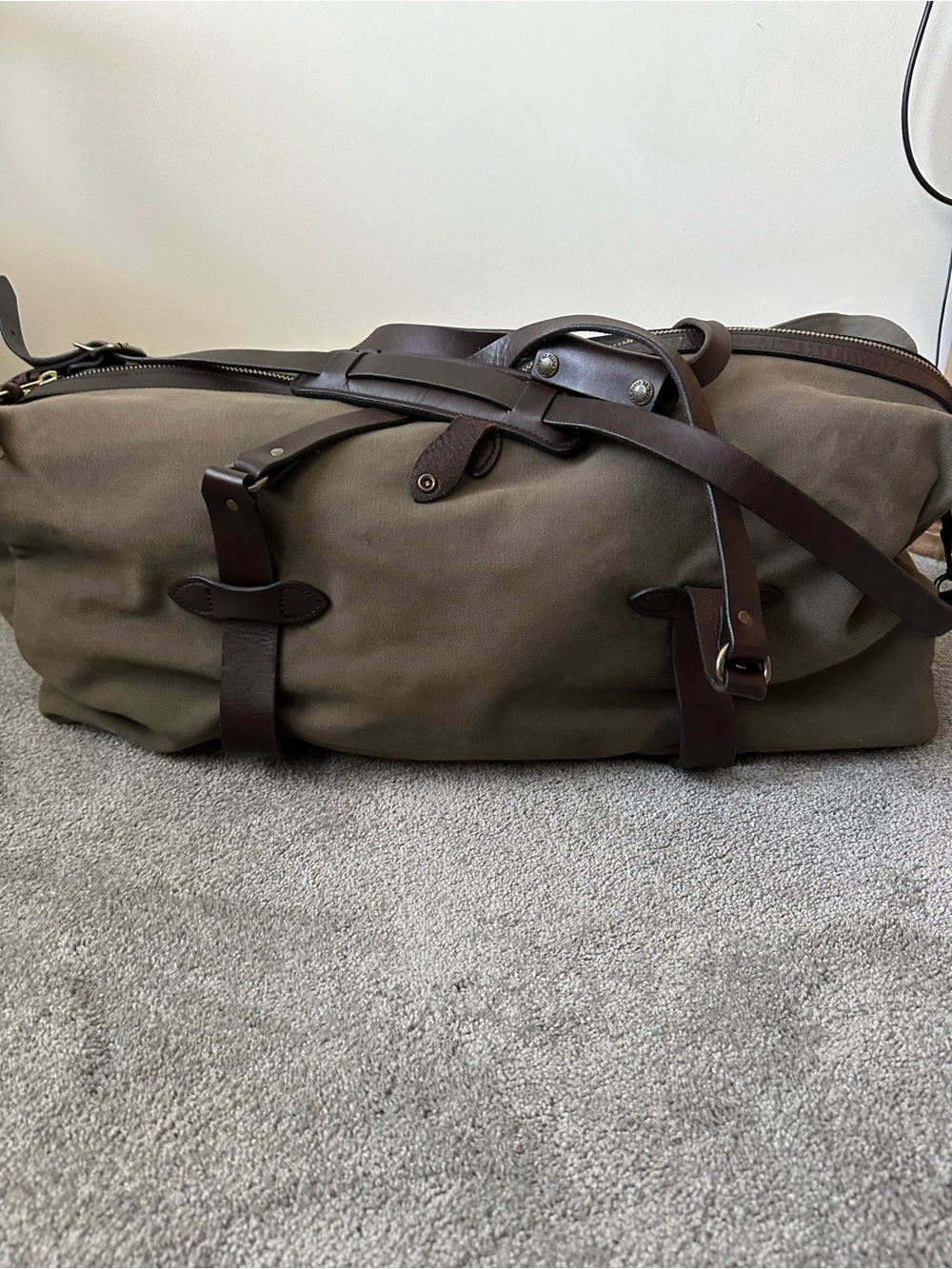 Filson Large Rugged Twill Duffle - Picture 2 of 3